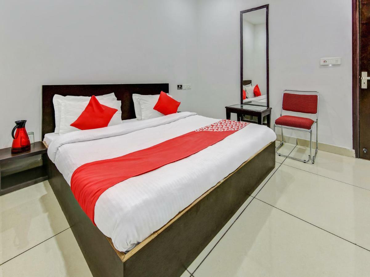 Oyo 27999 Hotel Deep Sirsa Exteriör bild