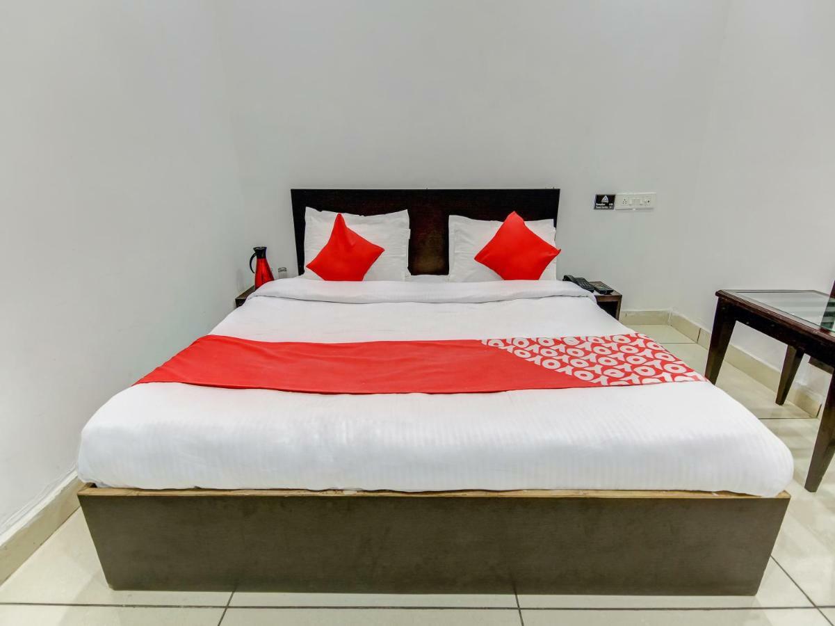Oyo 27999 Hotel Deep Sirsa Exteriör bild