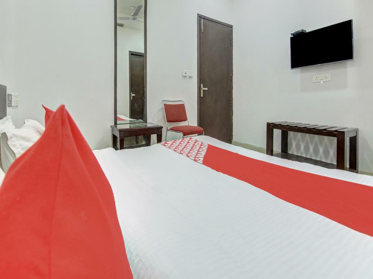Oyo 27999 Hotel Deep Sirsa Exteriör bild