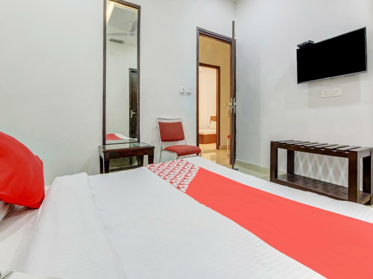 Oyo 27999 Hotel Deep Sirsa Exteriör bild