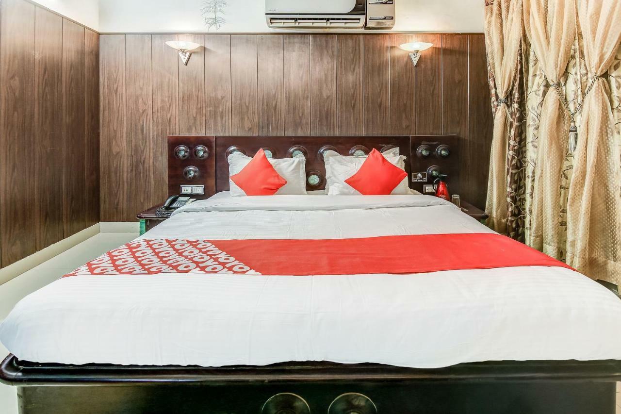 Oyo 27999 Hotel Deep Sirsa Exteriör bild