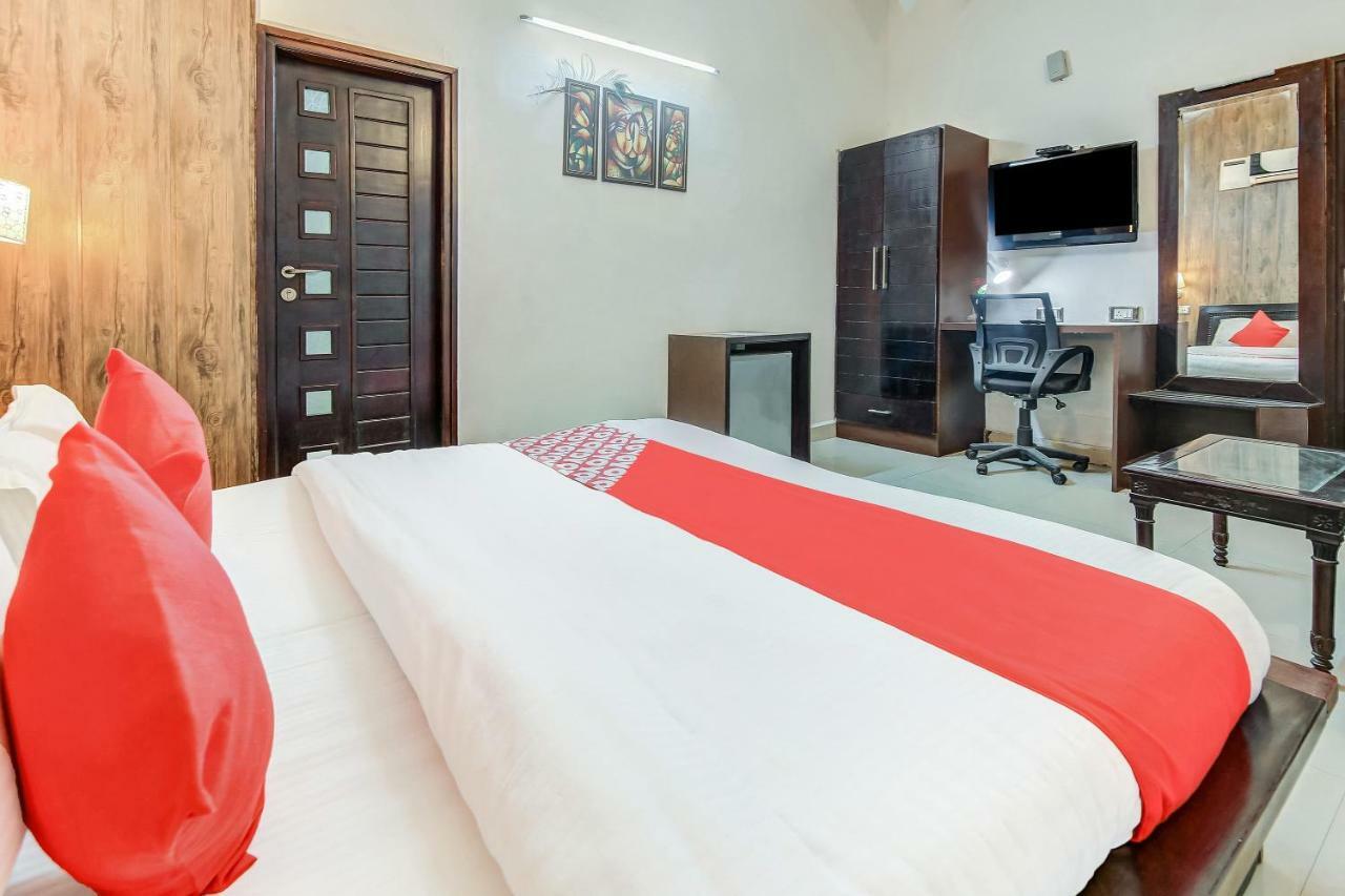 Oyo 27999 Hotel Deep Sirsa Exteriör bild
